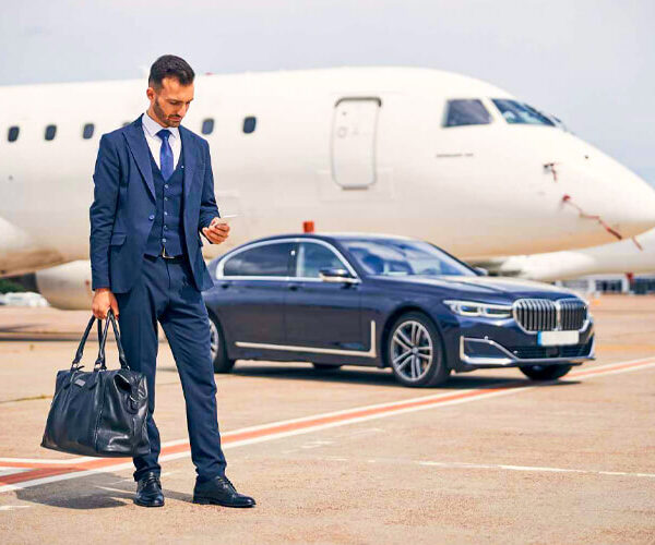 A-picture-of-a-traveler-at-the-airport